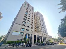 火車站商圈│浪漫滿屋明亮大2房+邊間大平車