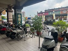 文化中心商圈人潮車潮學區生活機能佳店面