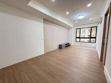 獨家【麗寶世紀館】全新百萬裝潢+獨立車位買房找阿翰