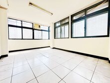 AA049-1信義路邊間二樓美寓【中信房屋張翔喆】