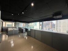 民生東路華泰財經大樓