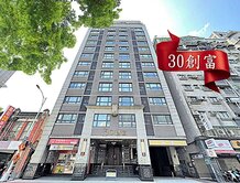 屋齡新✨西門捷運站✨3陽台採光通風佳✨景觀3房+車