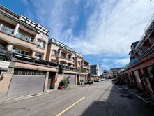 【雅鳳】沙鹿北勢商圈30坪大地坪｜臨路車庫傳統美墅