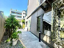 近文山特區大面寬鳥語花香庭園舒適別墅