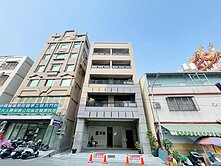 領富★全新未住左營高鐵★蓮潭電梯金店面