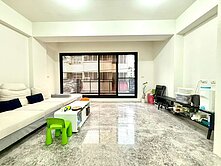 秒殺📞11期｜品藏｜輕屋齡絕美臨路大面寬雙車別墅