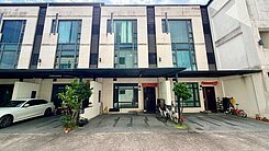 🐷永義小筑🐷二結市區旁近高鐵雙車位大面寬別墅