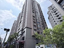 景安日光高樓車位