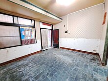 🧨駁二捷運西子灣站懷舊公寓一樓