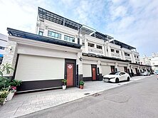 岡山✨竹圍商圈✨臨路大地坪孝親併排雙車墅