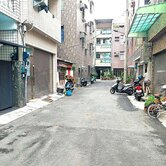 漢神巨蛋透天二樓有車庫
