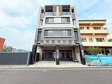 東勢最俗三車位|全新別墅|前後臨路