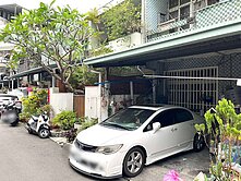 朝南~六米活路_車庫透天~西屯上石路_教師新村