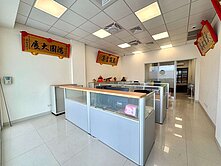 近國防預備學校臨40米大道精品電梯金店面