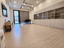  新光特區大河戀挑高樓店附平車