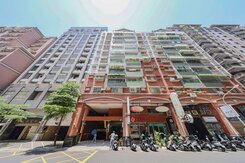 ✨漢神巨蛋｜瑞豐夜市｜公園誠品｜正三房+車位✨