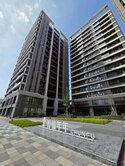 ｜海佃學區6.4米挑高金店｜雙平車｜全新完工