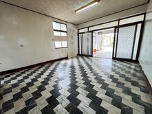 公學路四段全聯傳統RC透天三面採光邊間三面臨路