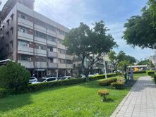 超便宜超大坪數福東國小陽台進出面公園綠地健身公寓
