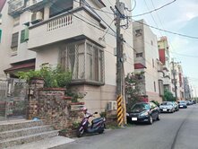 近高鐵大車庫漂亮透天【G042】