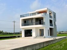 礁溪近市區交流道孝親房大四房現代風全新農舍