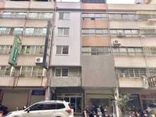 鼎山家樂福旁｜大坪數8房6陽台｜生活機能超成熟