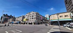 青年文華商圈大面寬電梯透天金店面