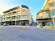 仁武邊間透天厝三角窗