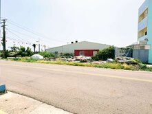 大鵬灣雙面臨路三角窗增值方正建地