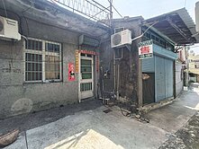 近蓮池潭面寬8米/買地送屋