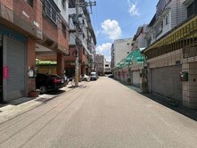 太平★運動公園旁★欠修理整棟四樓透天★騎樓自有車庫