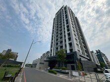 西區高樓層景觀三房｜平面車位｜現代裝潢