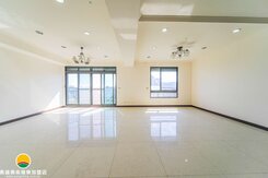 愛河首排｜超稀有百坪景觀樓中樓｜山海市景高樓露台