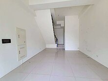海佃國小旁4年新俗店面