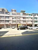 樹孝商圈新光學區｜臨20米路店住｜門前可雙車急售