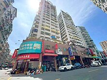 近鼎山家樂福輕軌C27稀有超大坪數露台3房+車位