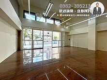 臨25米路‼️8米面寬+挑高6米金店面找健豪✨