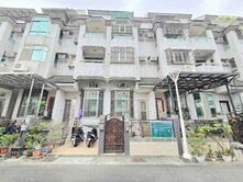 仁武【碧湖城堡】鄰左營榮總商圈/霞海特區稀有車墅