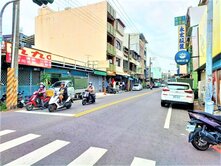 #屏東熱鬧商圈10米路大面寬7.5米土地46坪店面
