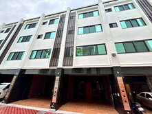 霧峰大面寬雙車全新社區透天別墅多戶可選