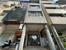 亞灣三多商圈四維路正路上｜｜邊間透店