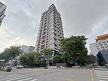 南屯文南仰真高樓層視野無敵，四房雙主臥雙平車