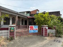 美和科技大學旁三角窗建地