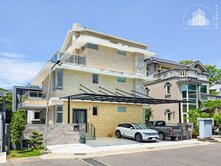 獨棟翻新大別墅｜庭院3車《竹科、台積電》愛迪生山莊