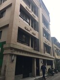 前金學區 前金站旁 30房 電梯收租雙透天