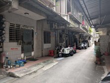 洛陽街公寓一樓 俗俗俗 出價來談