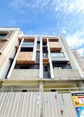 獨家🍎豐富公園旁💯全新臨路雙車電梯別墅