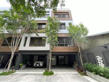 沙鹿靜宜商圈｜社區邊間別墅｜整層主臥｜可停雙車