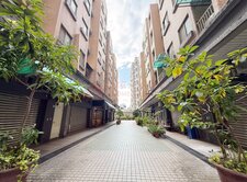 專售｜淡大金雞母時尚金店面