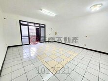 土城金城路，格局方正超大三房，有天然瓦斯!